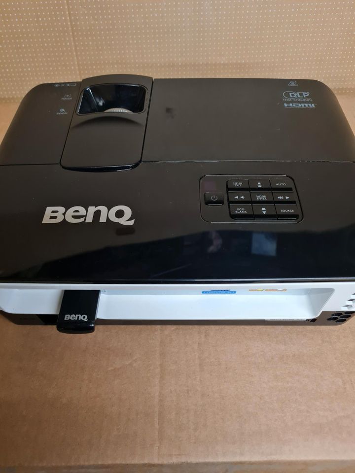 #2# Beamer BenQ MH - 680 mit Wifi Dongle und Deckenhalterung in Bückeburg