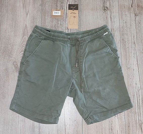 Org. Reell Reflex Easy Cargo Shorts olivgrün Gr. S neuwertig in Roßdorf