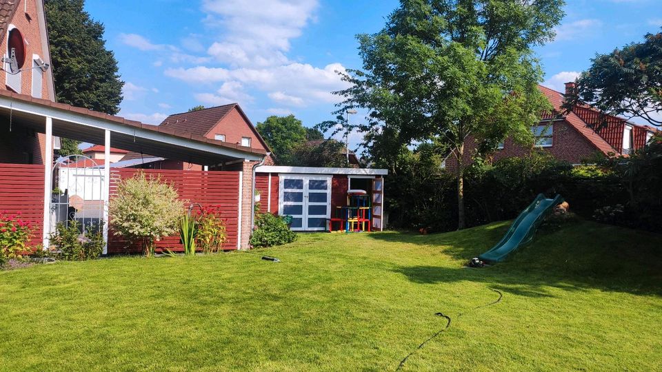 Kernsanierte Doppelhaushälfte mit Kindertraum im Garten in Wolfsburg