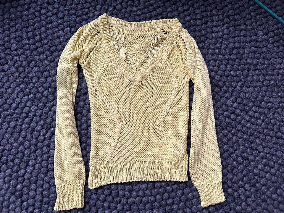 Zara Strickpullover Pullover Rückenfrei gelb M in Eschweiler