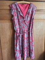 rot-weisses Kleid von S. Oliver in Größe 46 Hessen - Bad Homburg Vorschau