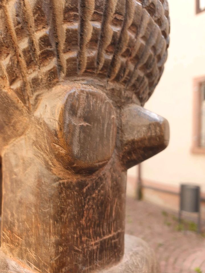 Afrika Schnitzarbeiten Skulptur Holzarbeiten Antiquitäten Figur in Zellingen