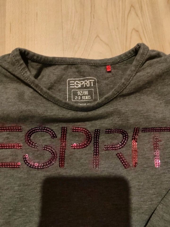 Schöner Pullover longsleeve von Esprit in 92 98 Glitzer in Mainaschaff