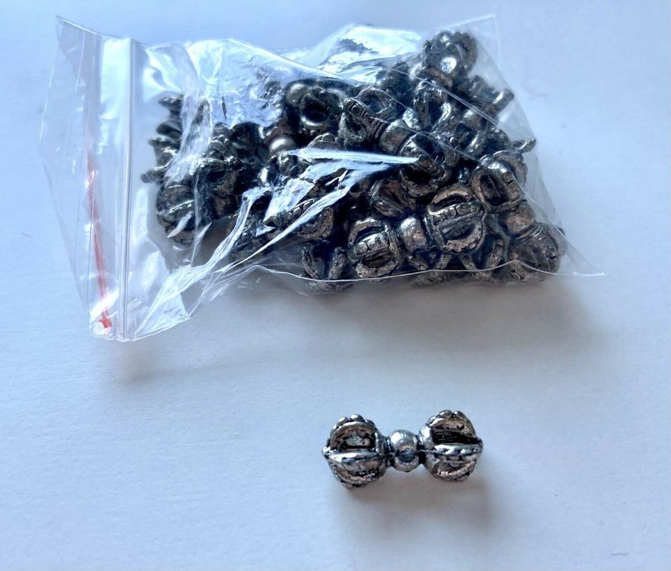 Schmuckbasteln 500gr Spacer silber Kettelstifte Perlkappen Perlen in Glashütten