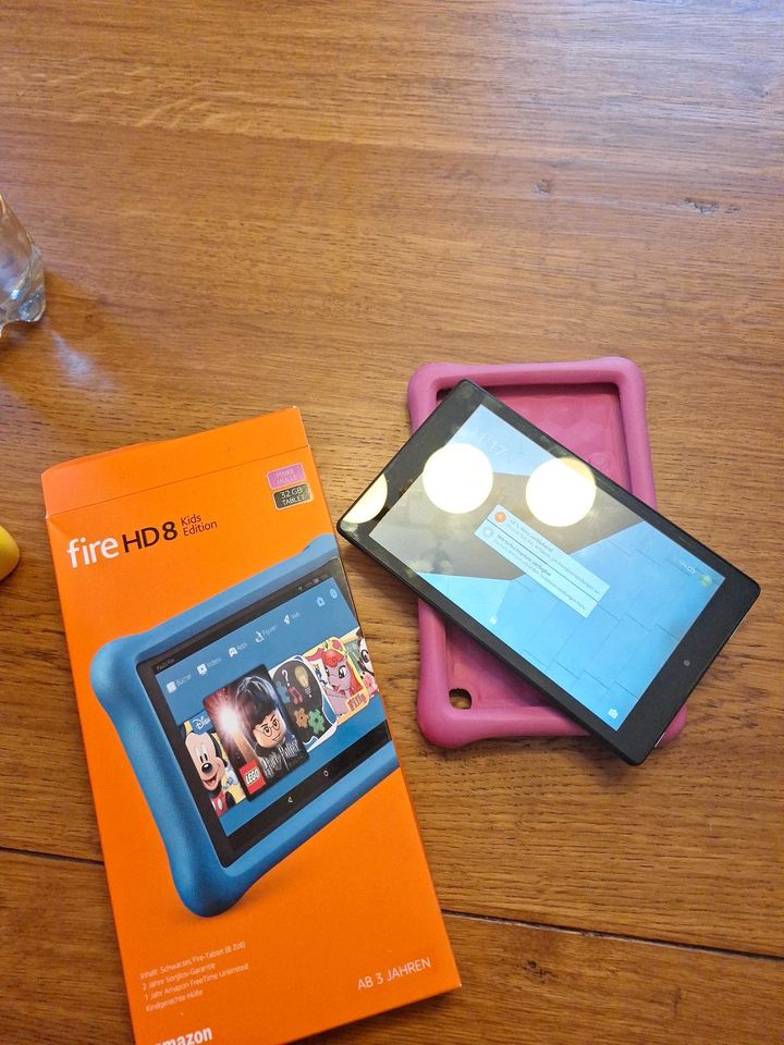 fire HD 8 ...Wurde wenig benutzt  wie neu lag nur im Schrank rum in Hilkenbrook