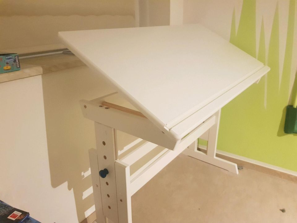 Schreibtisch schwenkbar in Pössneck