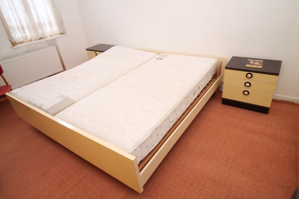 Schrankwand Schlafzimmer Doppelbett Schminkkommode 1970 Retro in Blankenburg (Harz)