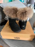 UGG schwarz mit Fellbesatz in Gr.37 Saarbrücken-Mitte - Alt-Saarbrücken Vorschau