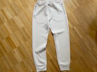 UNIQLO Jogginghose Creme dünn Gr. 140 / 9-10 Niedersachsen - Braunschweig Vorschau