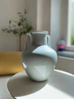 VASE Weiß Höhe ca. 26cm Friedrichshain-Kreuzberg - Kreuzberg Vorschau