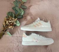 ✩ Adidas ✩ Turnschuhe / Sneaker ✩ Gr. 37,5 ✩ NEU ✩ Mecklenburg-Vorpommern - Wolgast Vorschau