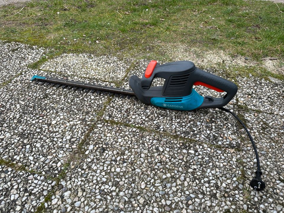 Gardena EasyCut 420/45 Elektro Heckenschere in Lübeck