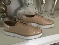 ZARA stylischer Schnürschuh beige 41, NEUWERTIG ! Nordrhein-Westfalen - Hagen Vorschau