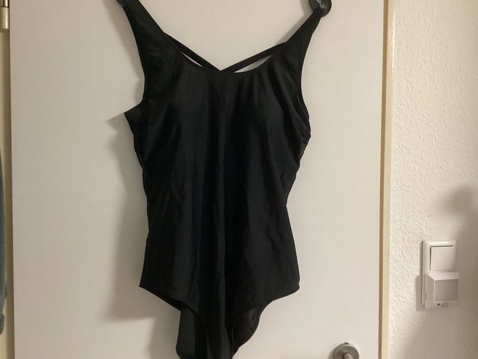 Damen Badeazug in Schwarz, Gr. 4XL, Fast wie Neu! in Bergenhusen