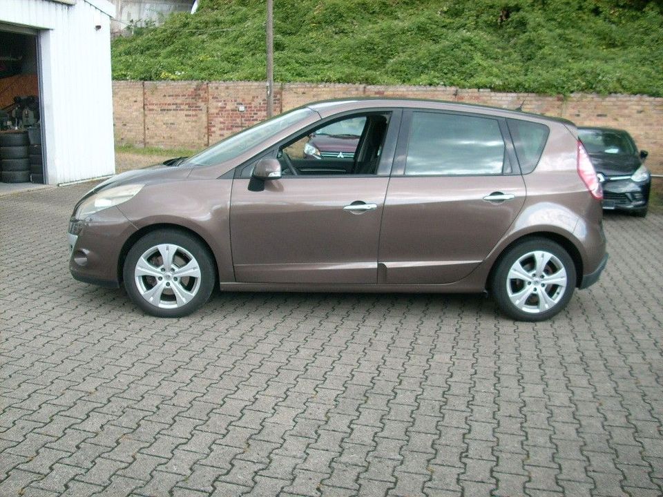 Renault Scenic Dynamique 1.6 16V, AC, PDC in Wiesbaden