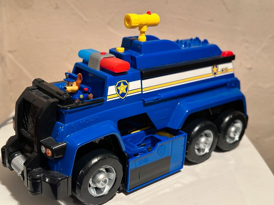 Paw patrol chase Fahrzeug groß in Eltville