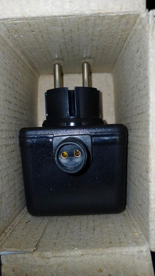 AC Adapter Stecker 12V in Frohburg