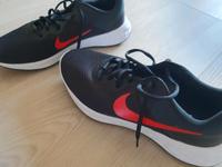 Nike Revolution - Größe 43 - NEU und unbenutzt Saarland - Beckingen Vorschau