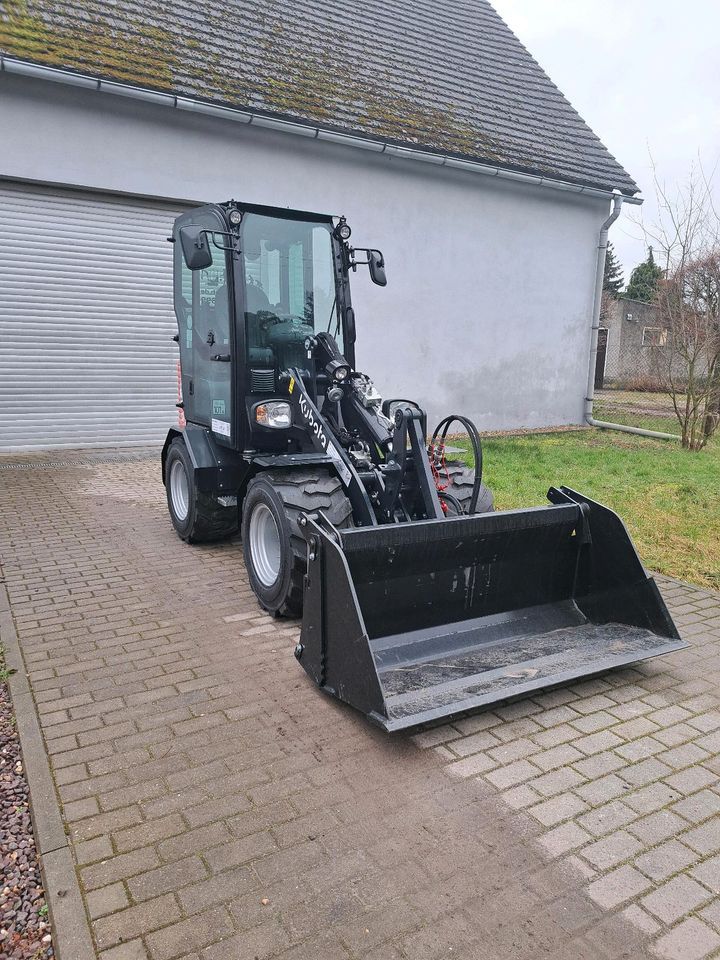 Mieten-Kubota Radlader RT220-2 Hoflader Vermietung in Brieselang