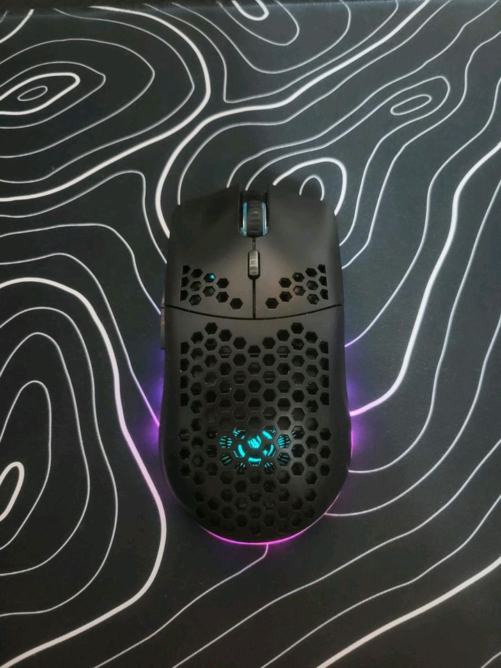 RGB Wireless Gaming Maus in Bremen