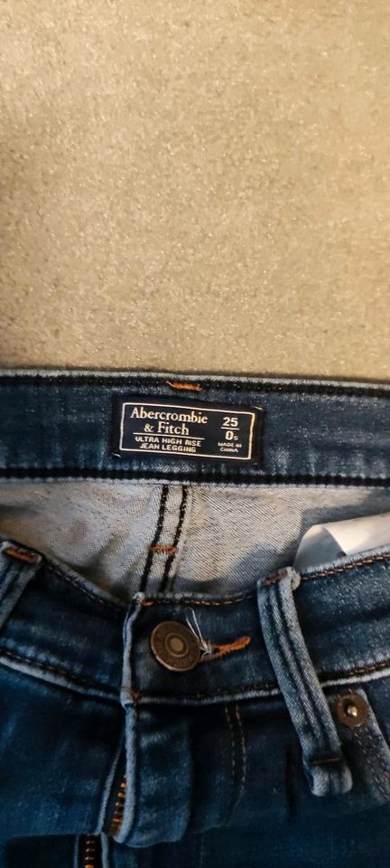 Skinny Jeans Abercrombie & Fitch W25 in München