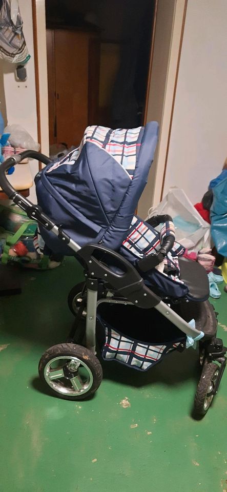 Bergsteiger Capri Kinderwagen vom Baby bis zum Kind in Freudenberg