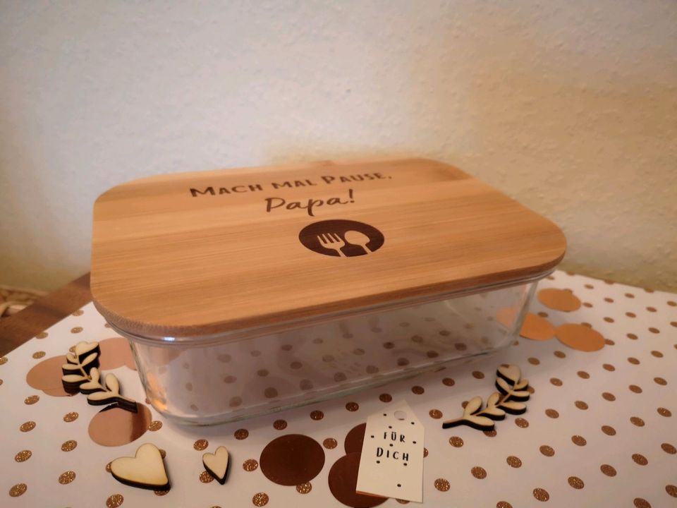 Lunchbox mit individueller Gravur aus Glas mit Bambusdeckel in Lemgo