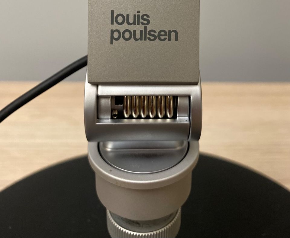 NP 560 Euro: Louis Poulsen Tischlampe NJP LED mit Schraubfuss in Hamburg