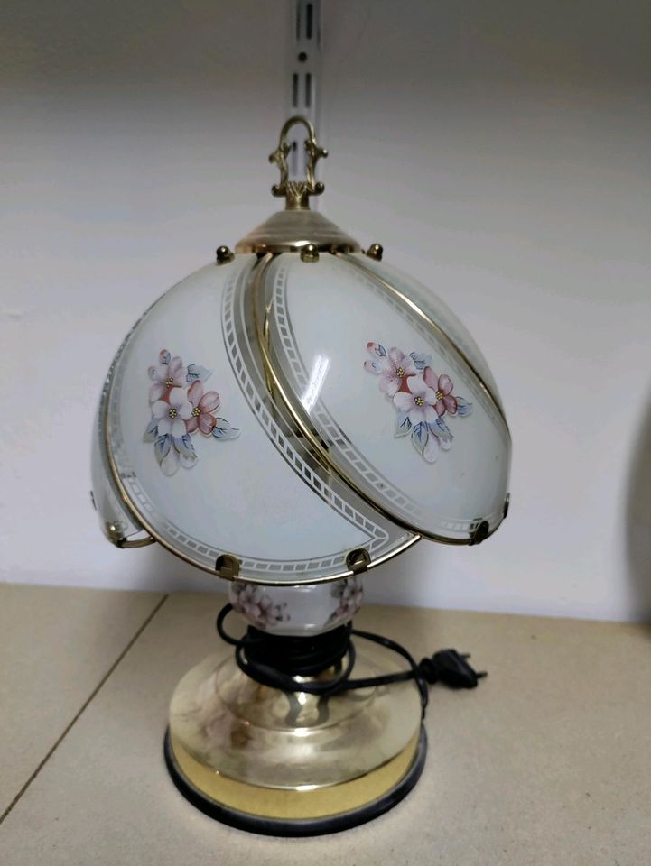 Tischlampe Glas mit Blumenmuster Vintage in Bad Münstereifel