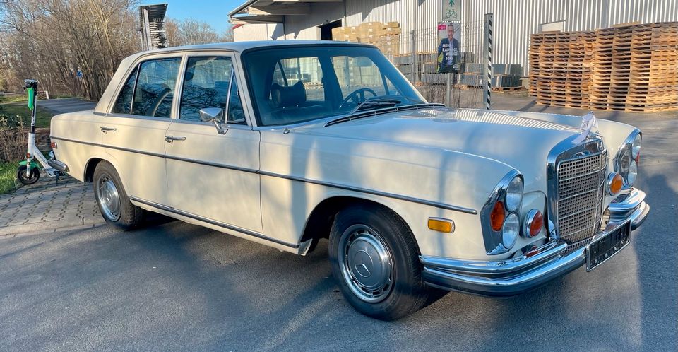 Mercedes W108 4,5l V 8 Oldtimer H Zulassung in Darmstadt