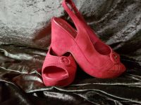 Pumps mit Plateau rot Gr. 38 von via della rosa Berlin - Tempelhof Vorschau