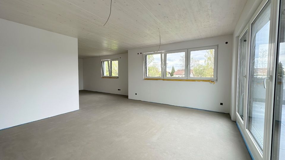 3,5 Zimmer-DG-Wohnung, Dachterrasse, EBK, bester Lage Crailsheim in Crailsheim
