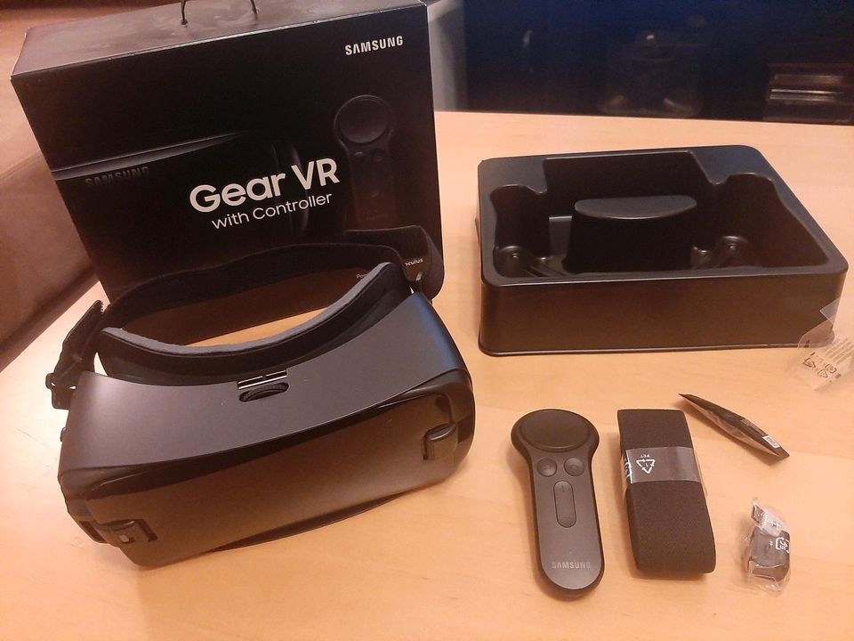 Samsung Gear VR mit Controller in Wetter (Hessen)