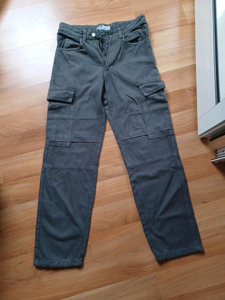 Bershka Hose Gr. 34 in Goslar