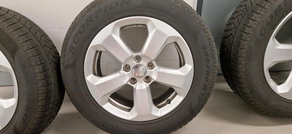 Jeep 4 Winterräder Pirelli Scorpion 225 60 R17,4 Alufelgen Reifen in Bonn