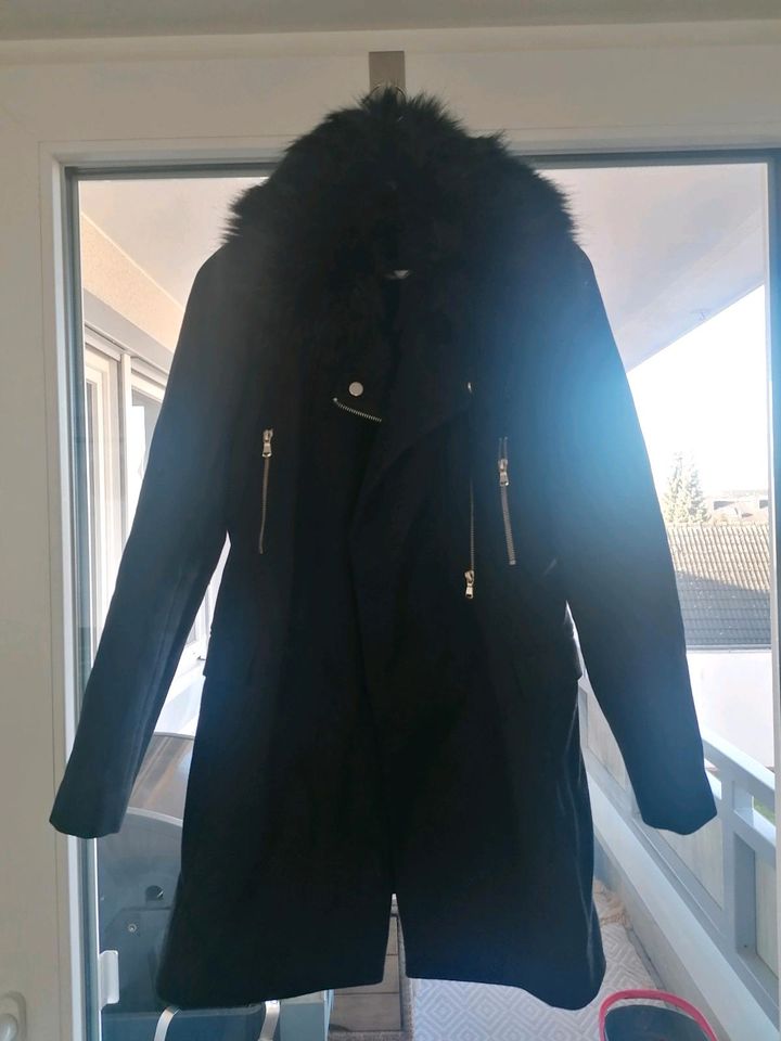 Zara Wintermantel Fake Fur Gr. M Schwarz in Hamm