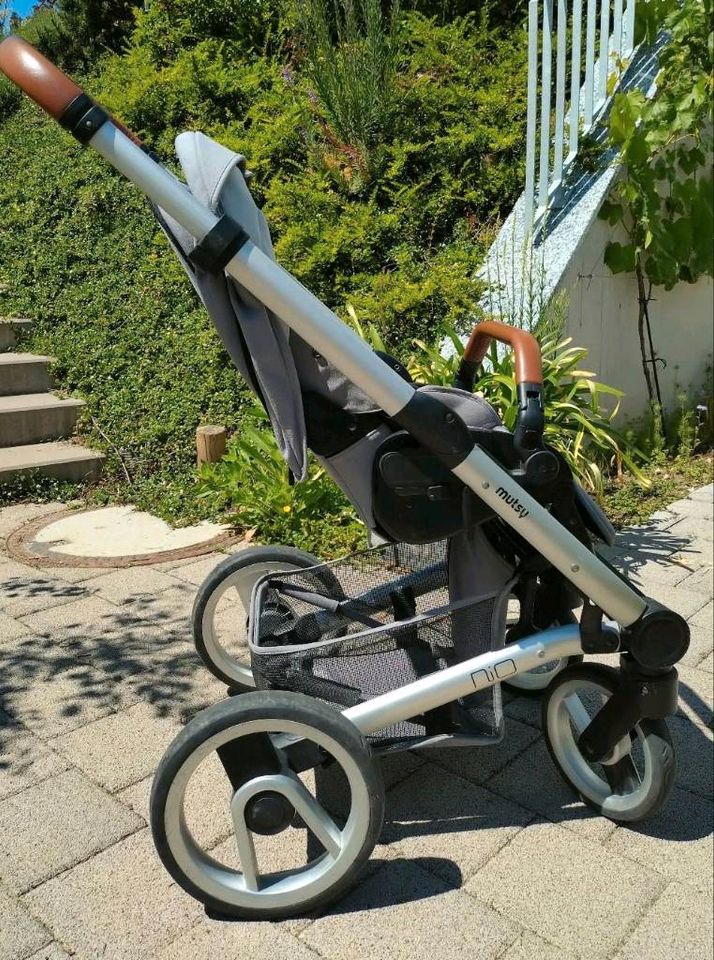 Kinderwagen Mutsy Nio mit Sportsitz und Zubehör in Reutlingen