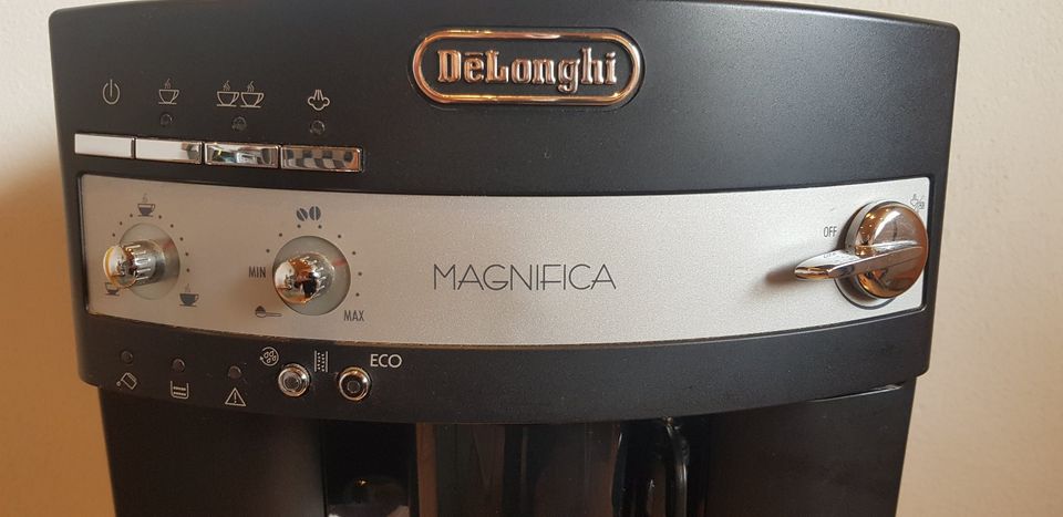 DeLonghi Kaffeevollautomat Magnifica  ESAM3000.B in Langwedel