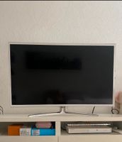 Weißer (3D) LED Samsung Fernseher UE37ES6710 Niedersachsen - Hemmingen Vorschau