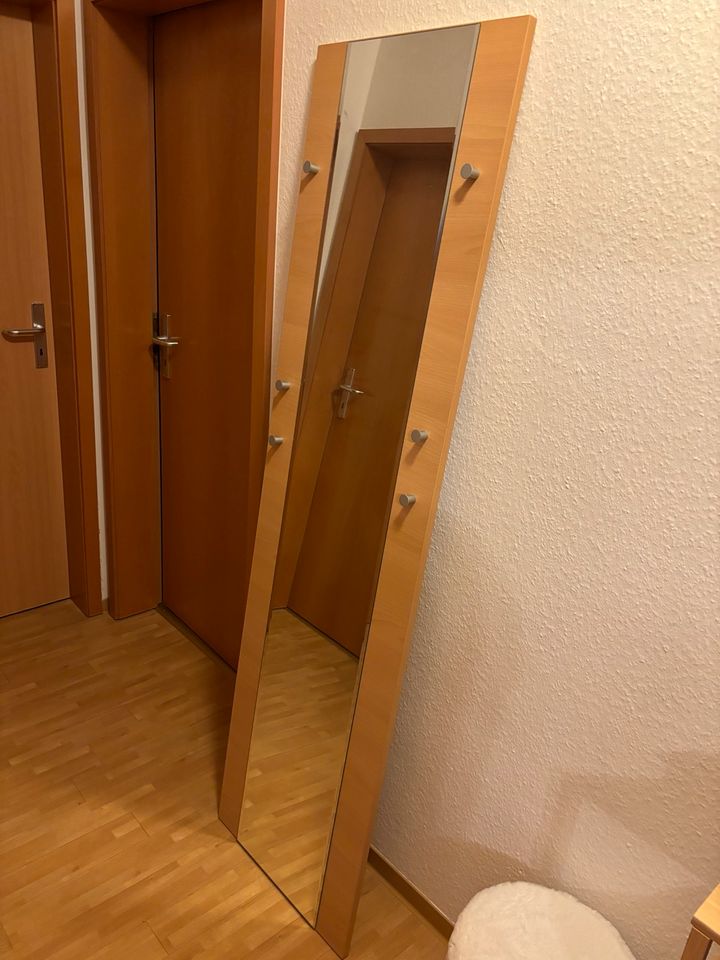Garderobe mit Spiegel in Münsingen