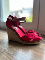 Tommy Hilfiger Schuhe mit Keilabsatz rot Brandenburg - Neuenhagen Vorschau