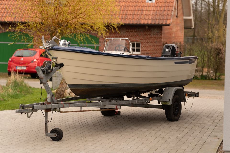 Crescent 465 Motorboot mit Suzuki 30 PS Angelboot, Konsolenboot in Neuhaus