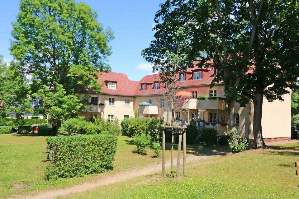 Wohnen auf zwei Ebenen: Maisonette mit 2 Bädern, Balkon & idyllische Grünflächen in Leipzig-Dölitz in Leipzig