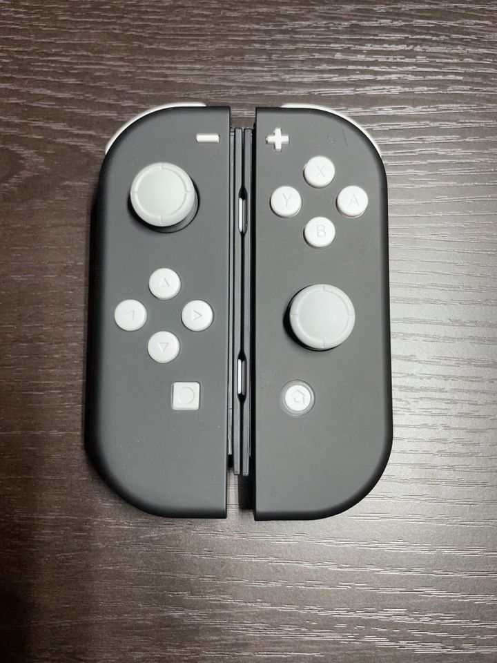 Custom Nintendo Switch Joy-Con Controller | Black/White| Original in Homburg