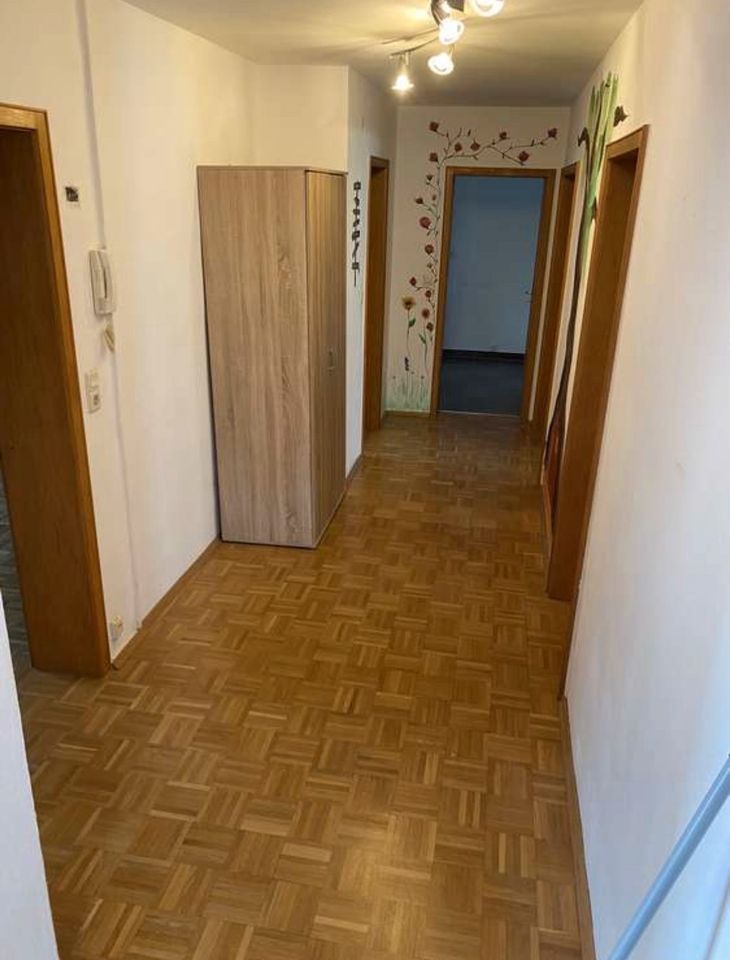 Schönes WG Zimmer mit Balkon in Bergen Enkheim in Frankfurt am Main