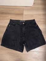Amisu Mom Fit Jeans Shorts, kurze Hose Gr.40 wie neu! Nordrhein-Westfalen - Mettmann Vorschau