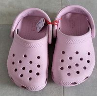Crocs Schuhe Baby Kleinkind Größe 20/21 Niedersachsen - Moormerland Vorschau