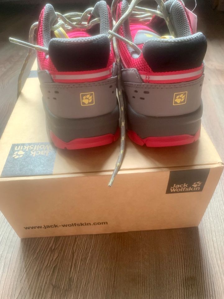 Jack Wolfskin Kinder MTN Wanderhalbschuhe Gr. 33 Neu Pink in Ebermannstadt