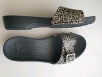 Crocs Sarah Leopard W7 Strap Slides Badeschlappen Badelatschen Niedersachsen - Salzgitter Vorschau