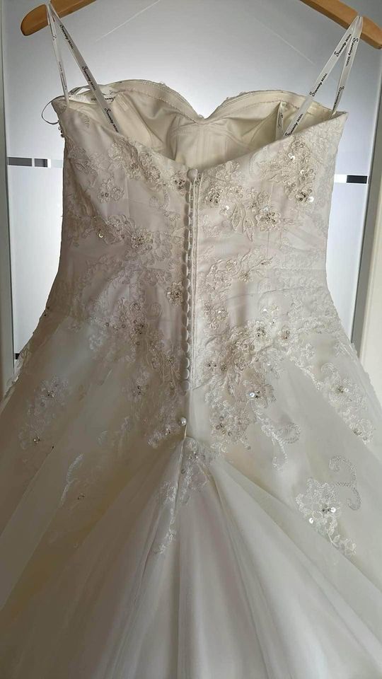 Wunderschönes Prinzessinnen Hochzeitskleid Brautkleid in Duisburg